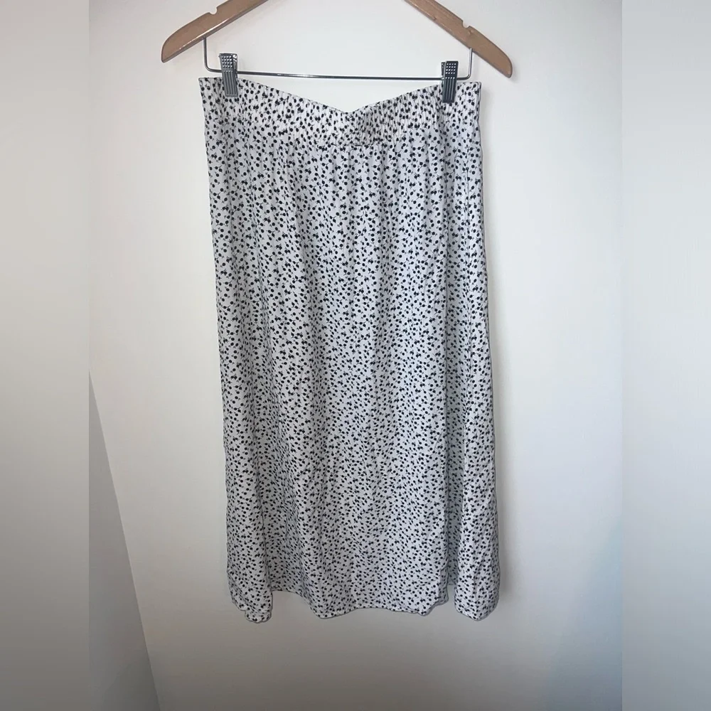LOFT White and Black Floral Button Pull On Midi Skirt Size Medium NWT BRAND NEW - Picture 7 of 14